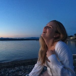 Meet your Posher, Emily